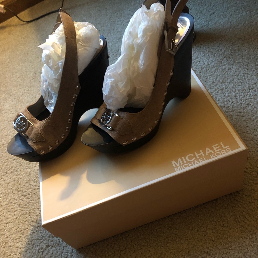 Used Suede Michael Kids Charm Sling wooden Sandals